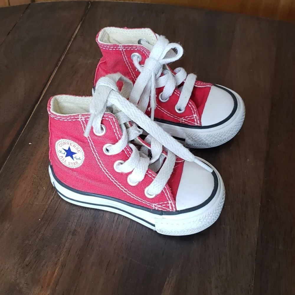 Converse Chuck Taylor High Top Shoe Sz 2